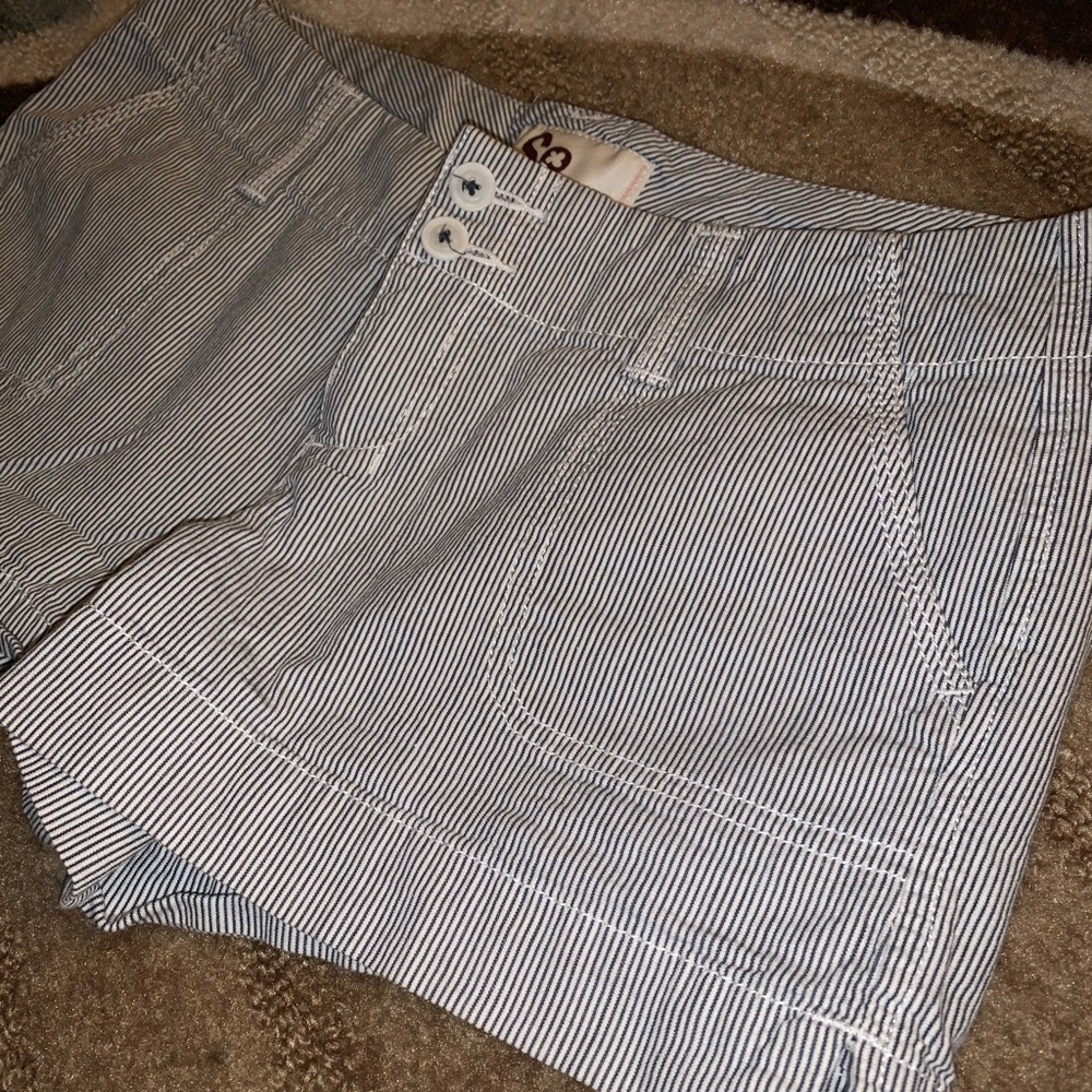 🤩CUTE SO PIN STRIPED BRAND SHORTS🤩 - Picture 2 of 8